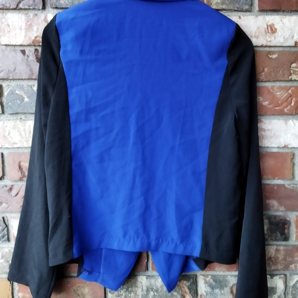 ✨ LUSH Blazer - Picture 5 of 5